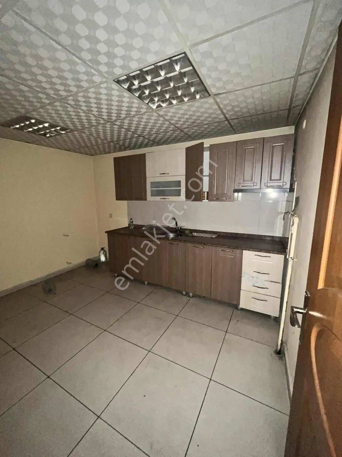 İkitelli Osb 180m2 Ofisleri Hazır Oto Servise Uygun - Görsel 2