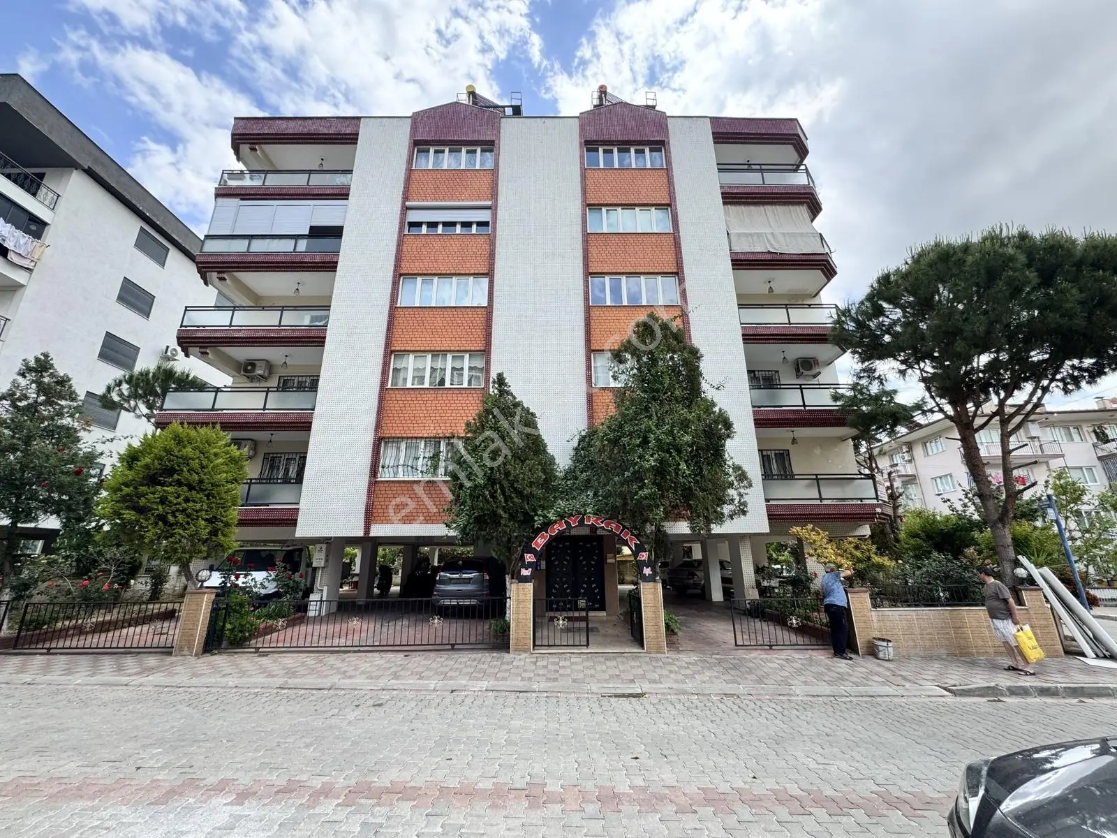 Kent Gayrimenkul'den Efeler Mahallesi'nde Satılık 3+1 Daire