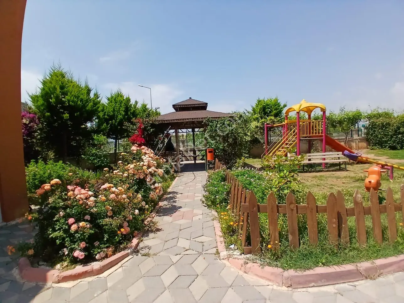 Tece Deniz Mah.de Full Eşyalı & Havuzlu & Site İçi Geniş 1+1 Satılık Daire - Görsel 3