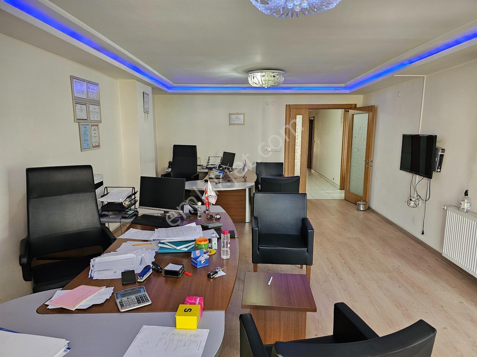 Girne Bulvarı Üzeri İşyerine Uygun 4+1 Geniş Daire - Görsel 12