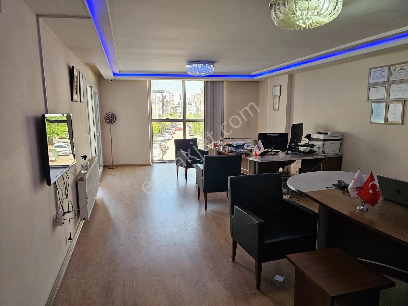 Girne Bulvarı Üzeri İşyerine Uygun 4+1 Geniş Daire - Görsel 21