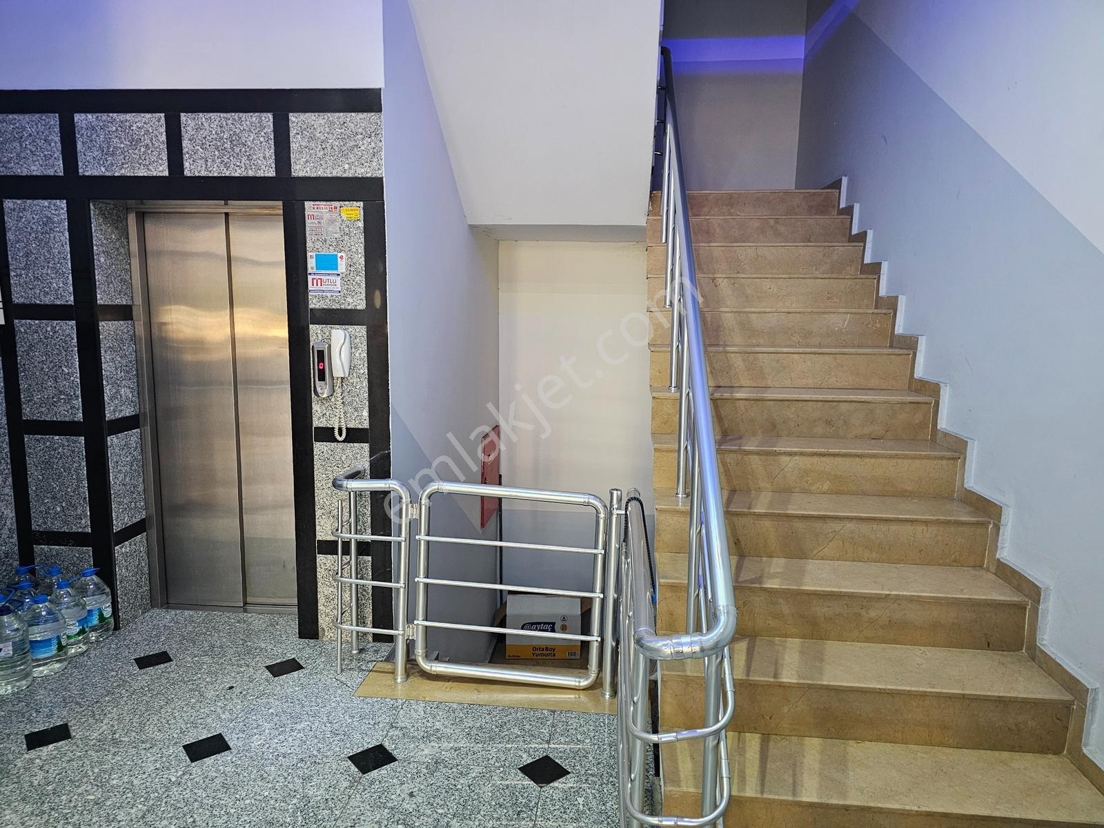 Girne Bulvarı Üzeri İşyerine Uygun 4+1 Geniş Daire - Görsel 33