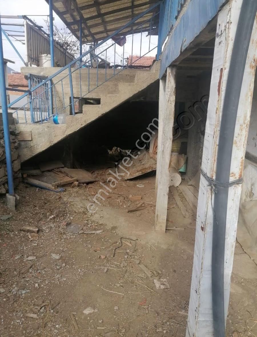 Karakent Köyünde 2 Adet Satılık Ev, Ahır Ve Bahçesi - Görsel 9