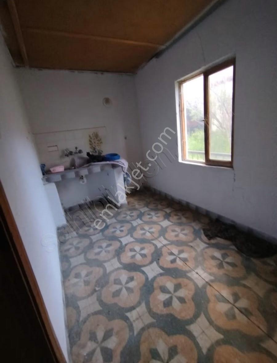 Karakent Köyünde 2 Adet Satılık Ev, Ahır Ve Bahçesi - Görsel 30