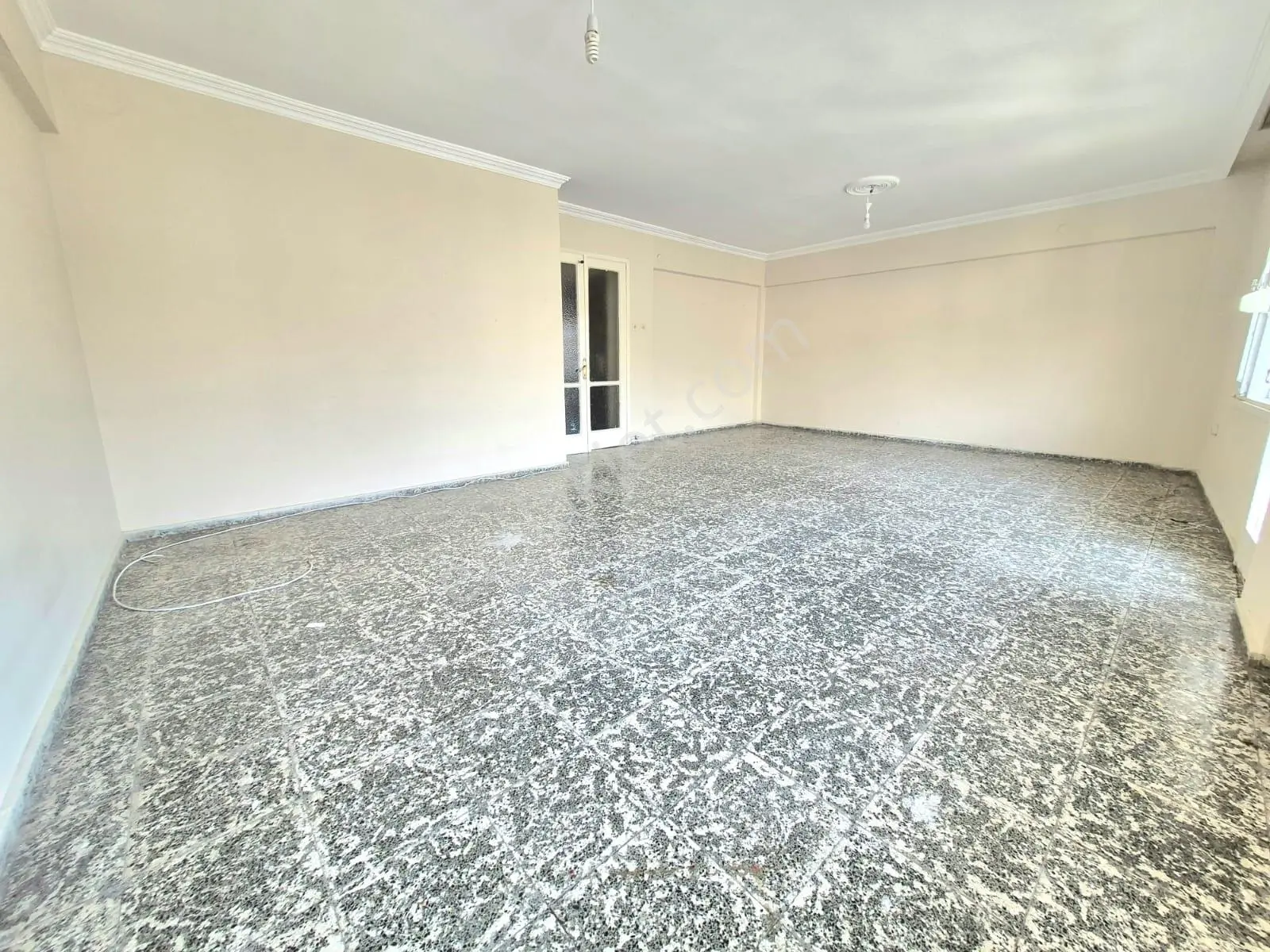 K.yaka Donanmacı Mahallesi Geniş Ferah Çift Cephe 3+1 145 M2 - Görsel 2
