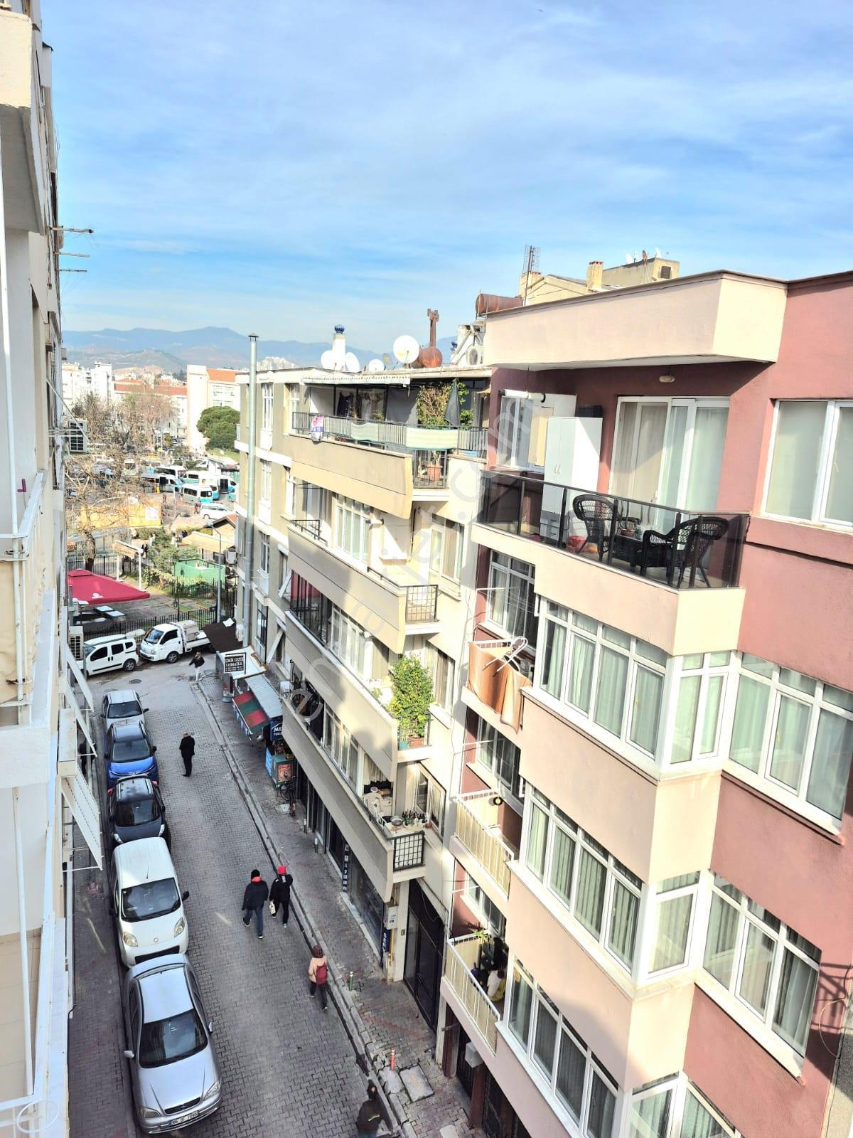 K.yaka Donanmacı Mahallesi Geniş Ferah Çift Cephe 3+1 145 M2 - Görsel 9
