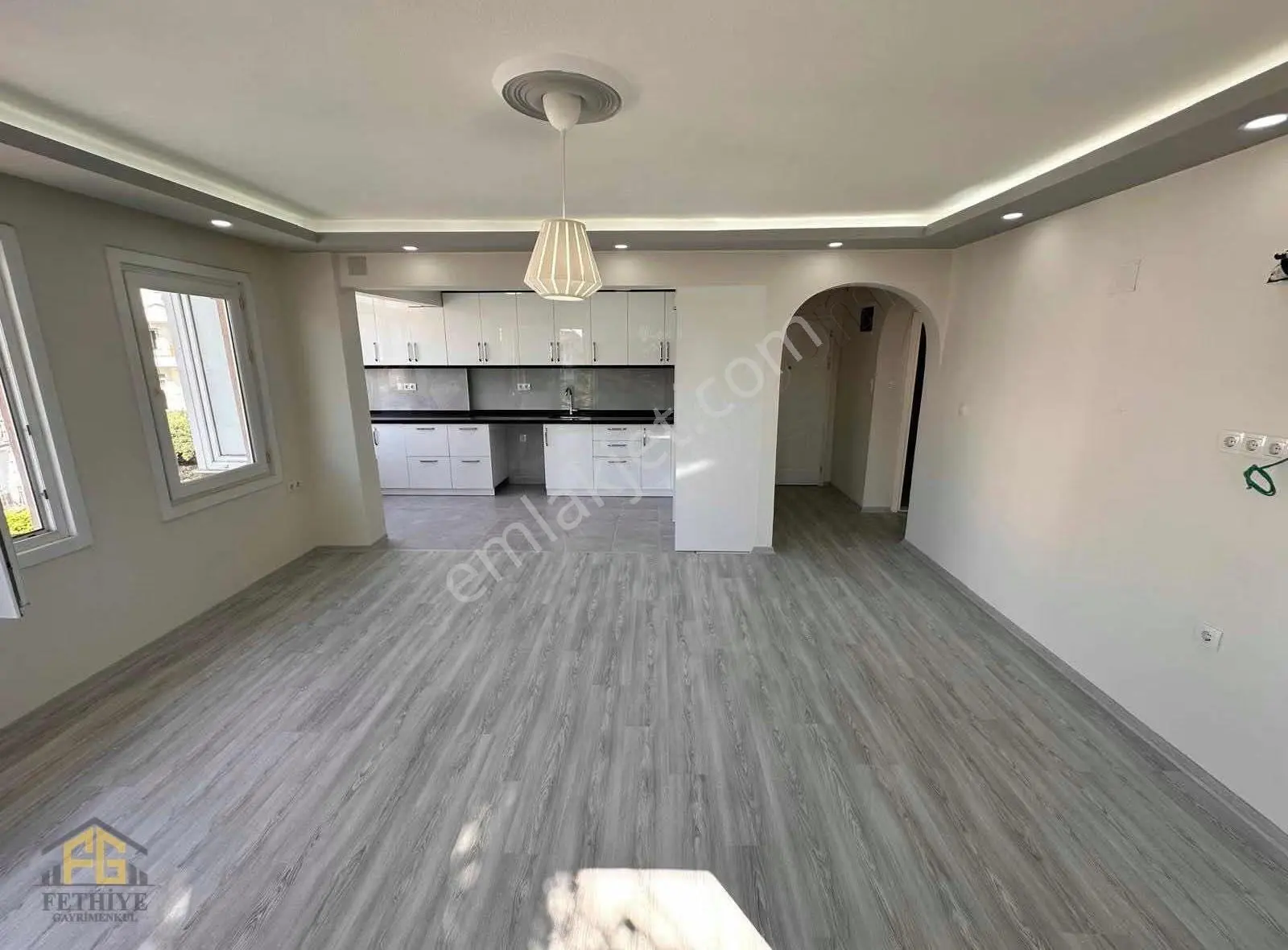 Tuzla Mahallesinde Kiralık Eşyasız 3+1 Daire