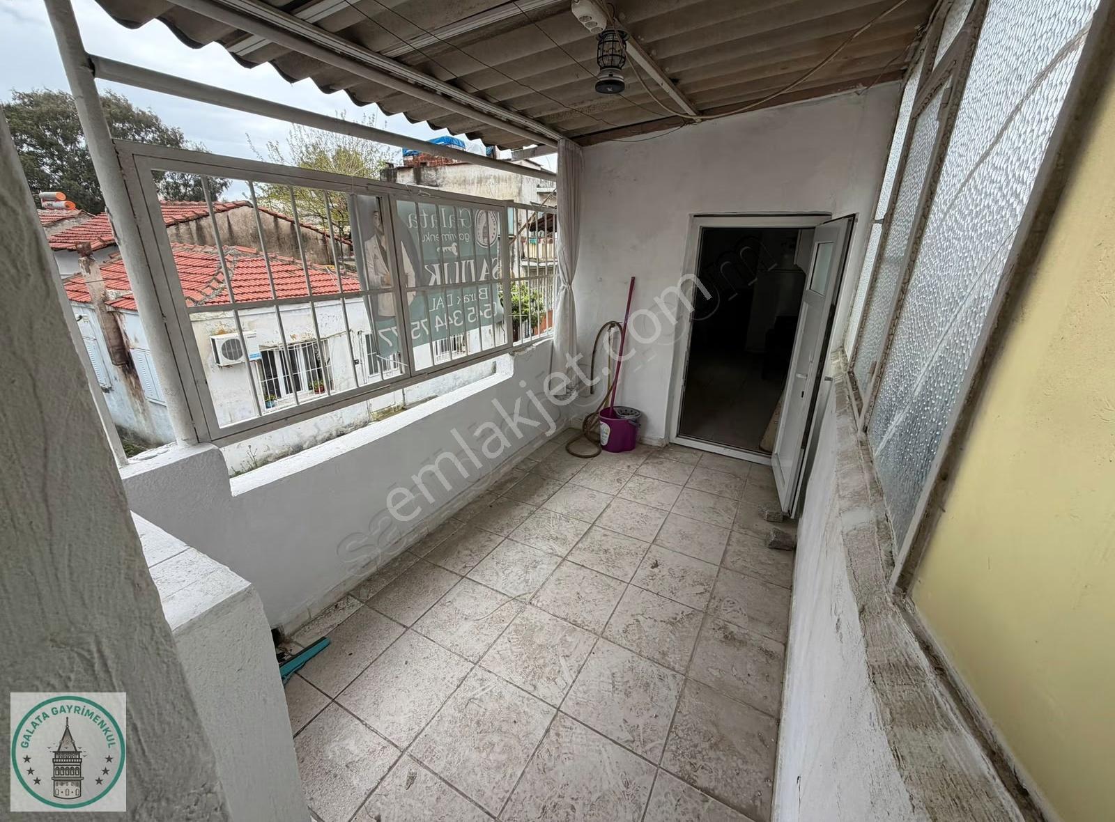 Galata,dan Söke Kemalpaşa Mah,de 30 M² Kiralik 1+1 Müstakil Ev - Görsel 4
