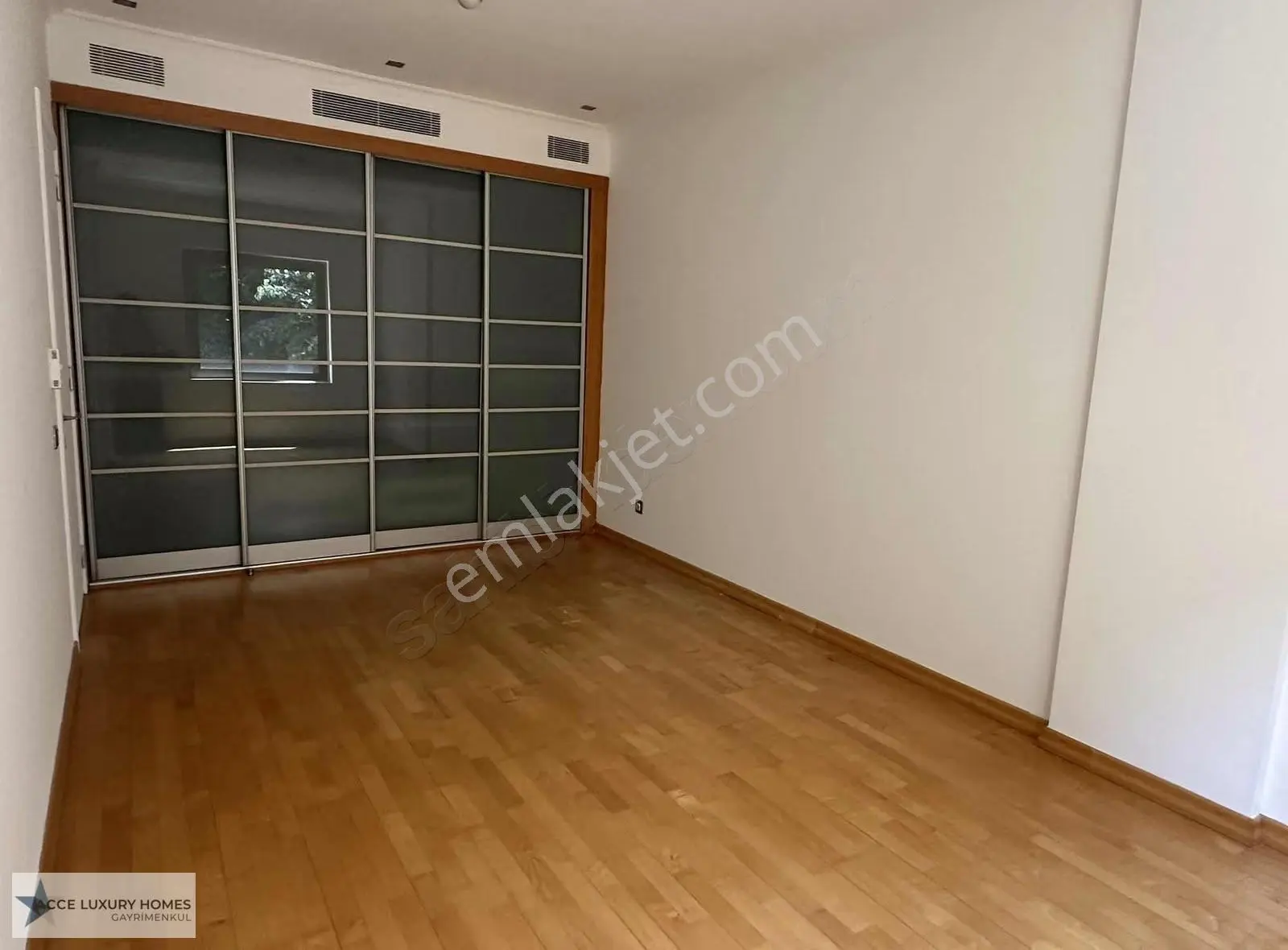 Acarsize Çarşı Binası Kiralık 1+1 Daire - Görsel 2