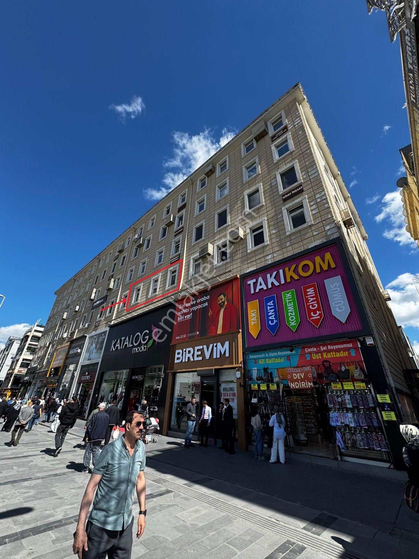 Satılık Şehrin Merkezinde Akplaza Bakımlı Ofis-büro I 120m2 - Görsel 3