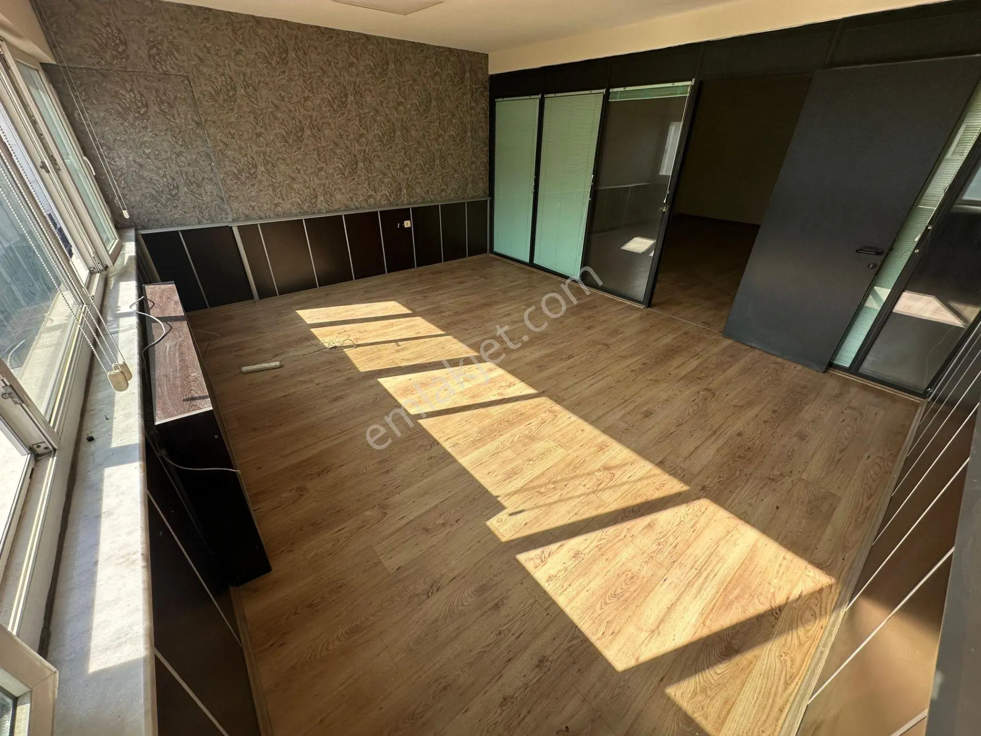 Adliye Yakını | Otoparklı Asansörlü Geniş 1+1 Kiralık Ofis - Görsel 2
