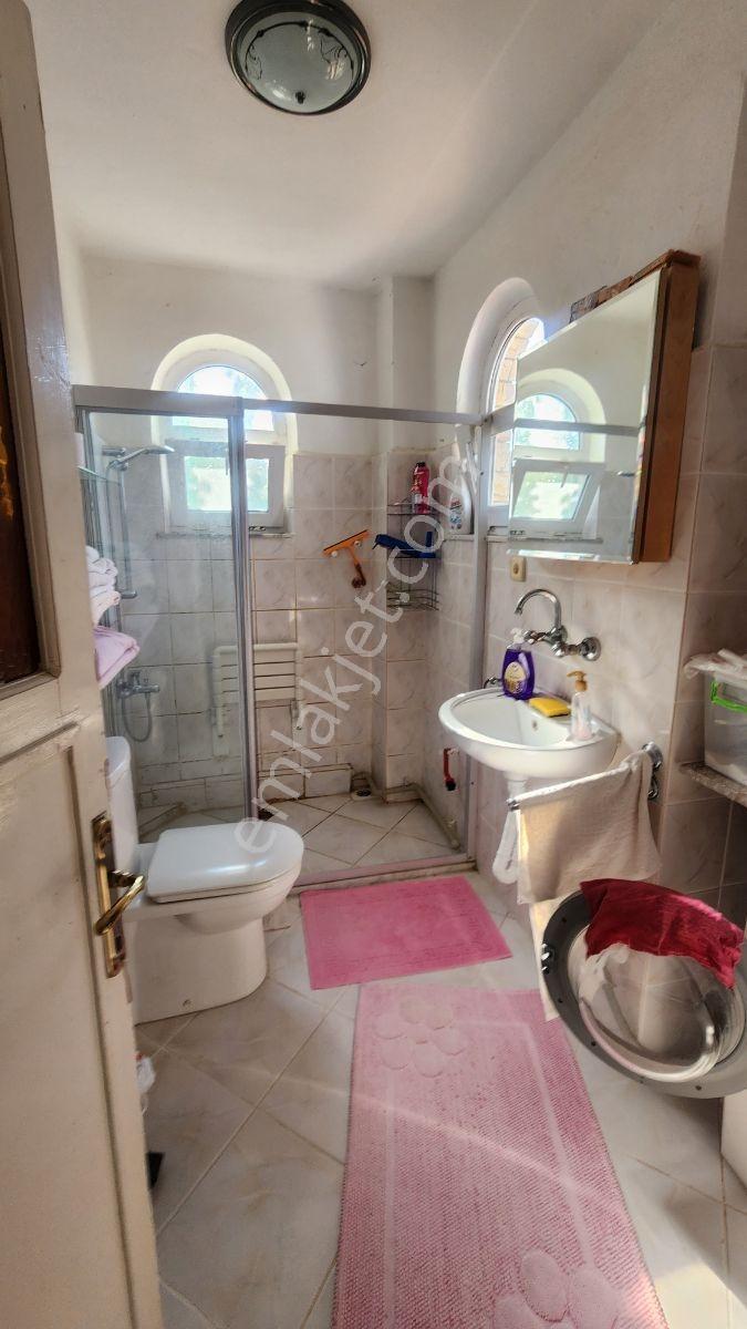 1796 Metre Kare Arazi İçinde Yüzme Havuzlu Bahçeli Villa - Görsel 25