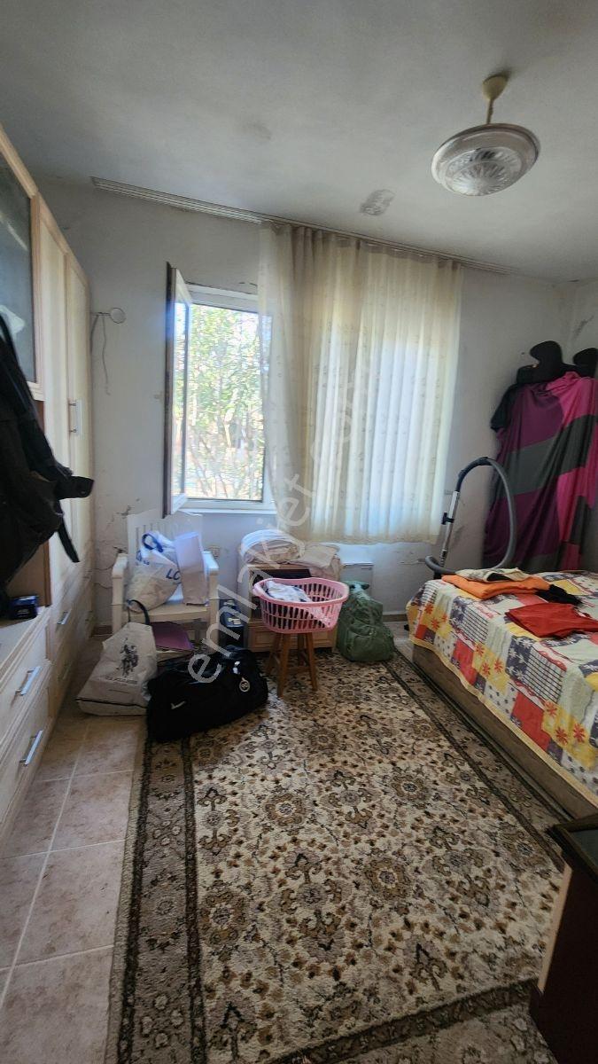 1796 Metre Kare Arazi İçinde Yüzme Havuzlu Bahçeli Villa - Görsel 27