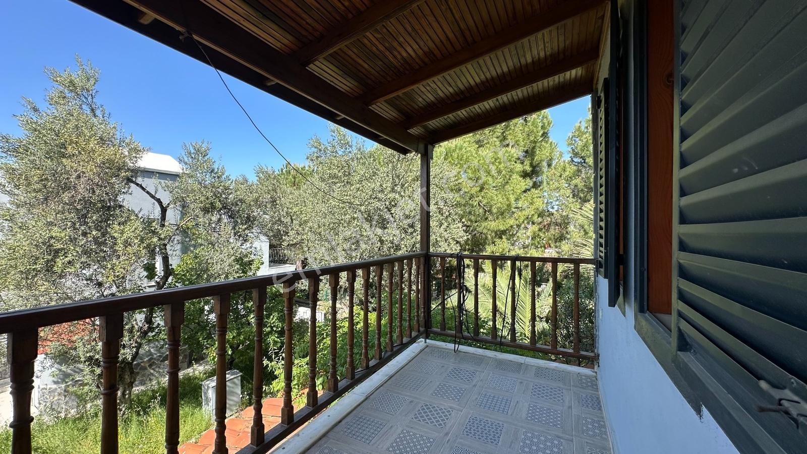 Pelitköy'de Denize 150 Metre Geniş Bahçelii Satılık Villa - Görsel 21