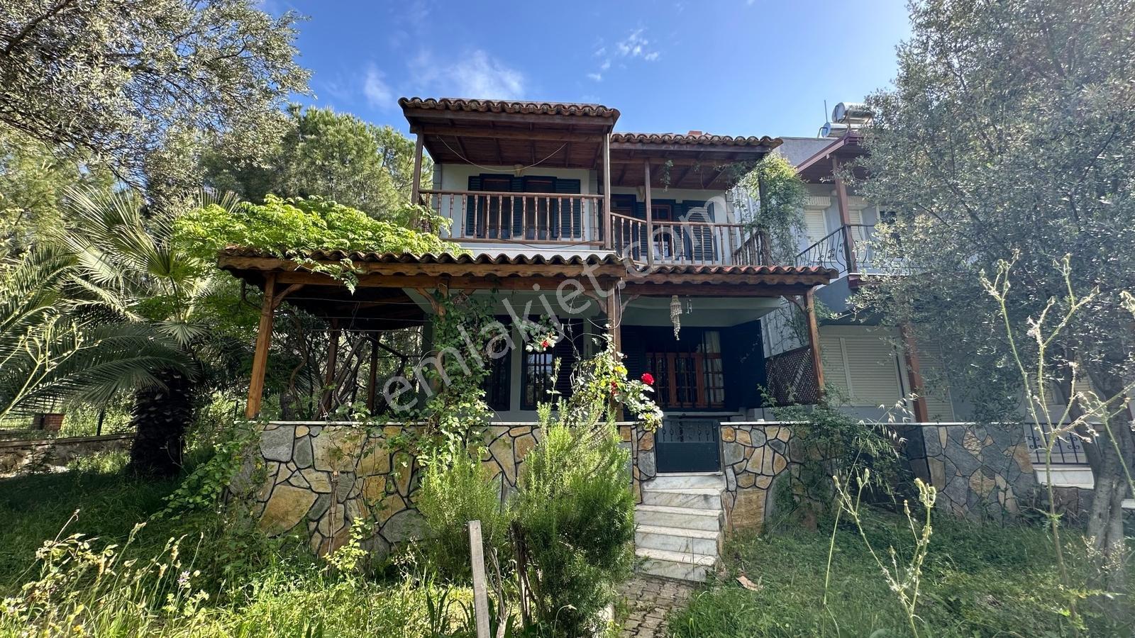 Pelitköy'de Denize 150 Metre Geniş Bahçelii Satılık Villa - Görsel 8