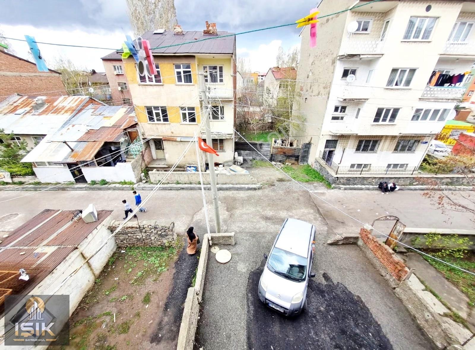 Işık Gayrimenkul' Den Yunusemre Mah. Nde Satılık 2+1 Daire - Görsel 5