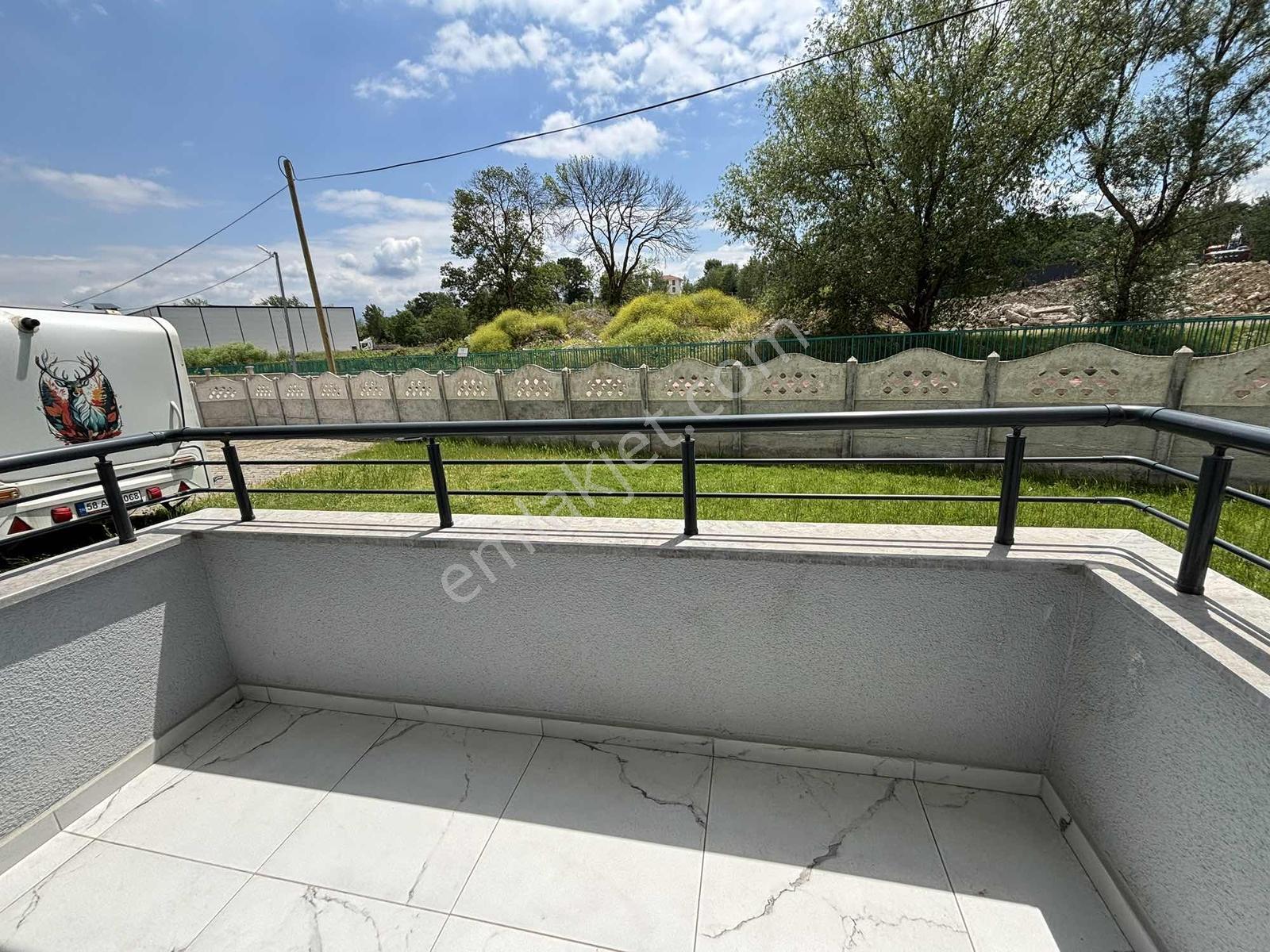 Ayşe Emlak'tan Cam Balkonlu Ebeveyn Banyolu Satılık Daire - Görsel 8
