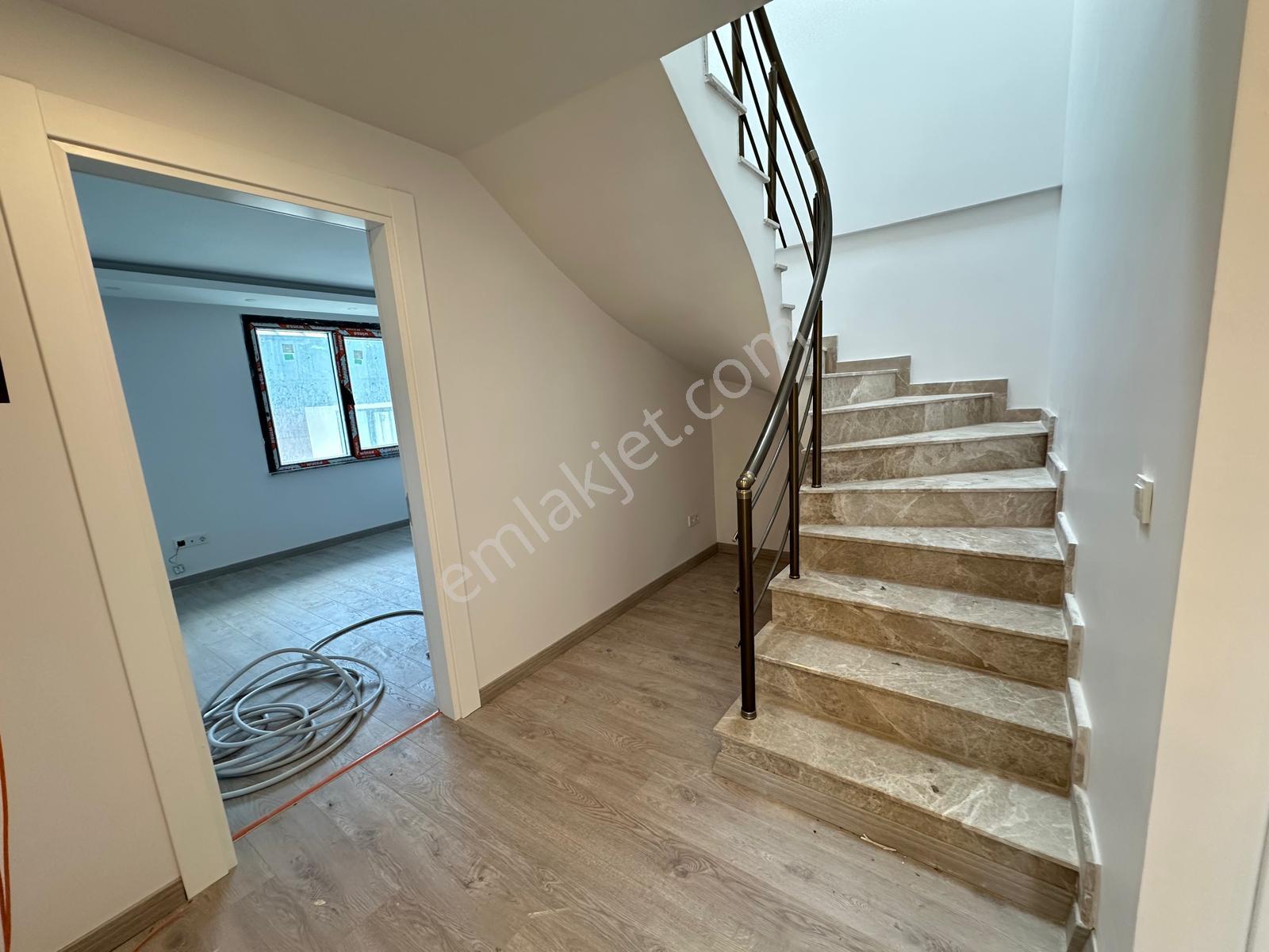 Sarıyer'de Site İçin'de 4+1 Kiralık Dubleks Daire,artum'dan - Görsel 16