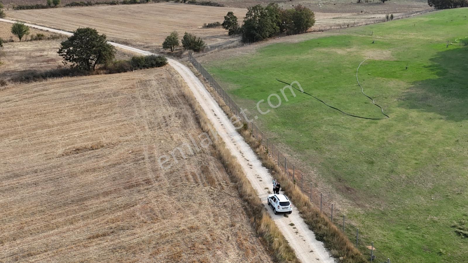 Yatırımlık Resmi Yolu Olan Çiftlik Yapımına Uygun Tarla - Görsel 2