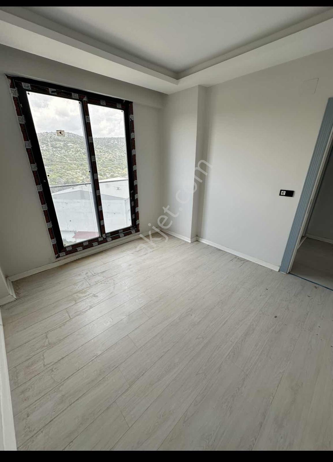 Mersin Kızkalesinde Eşyasız Deniz Manzaralı Kiralık Daire - Görsel 15