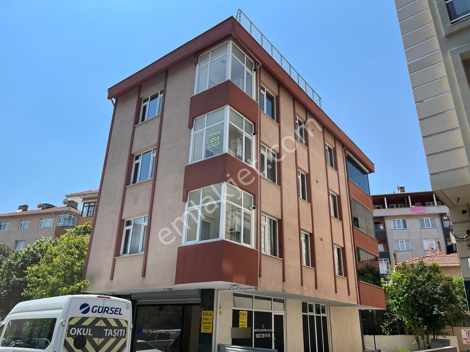 Ataşehir Fetih'te 2 Balkonlu, Katta Tek 3+1 Satılık Daire
