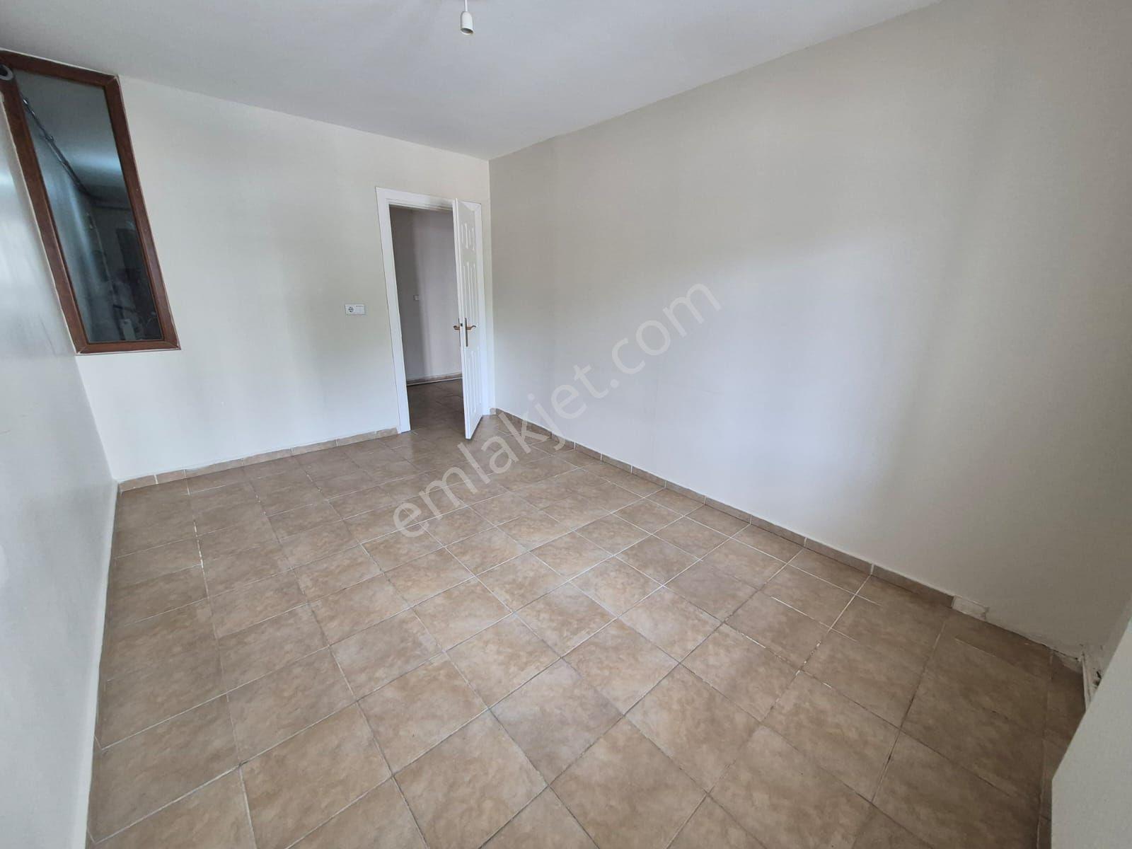 Merkezi Konumda Kapalı Otoparklı Ferah 3+1 Kiralık Daire Keşan - Görsel 2