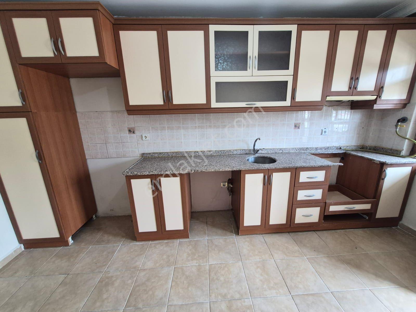 Merkezi Konumda Kapalı Otoparklı Ferah 3+1 Kiralık Daire Keşan - Görsel 3