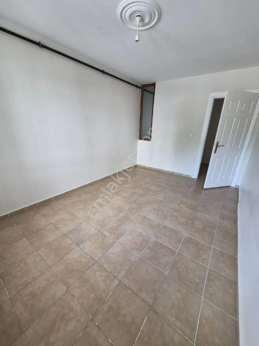 Merkezi Konumda Kapalı Otoparklı Ferah 3+1 Kiralık Daire Keşan - Görsel 6