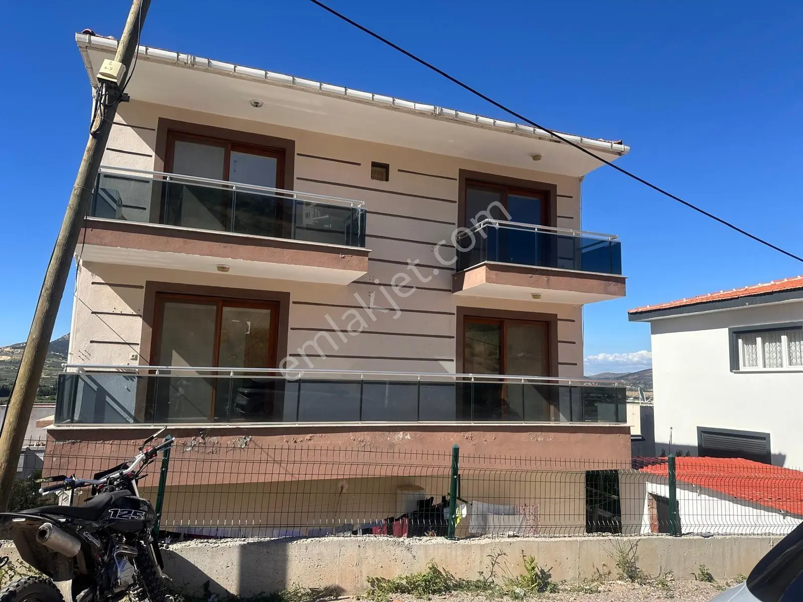 Foça Kazım Dirik Mah. Kiralık Kapalı Mutfak 2+1 Dubleks Daire