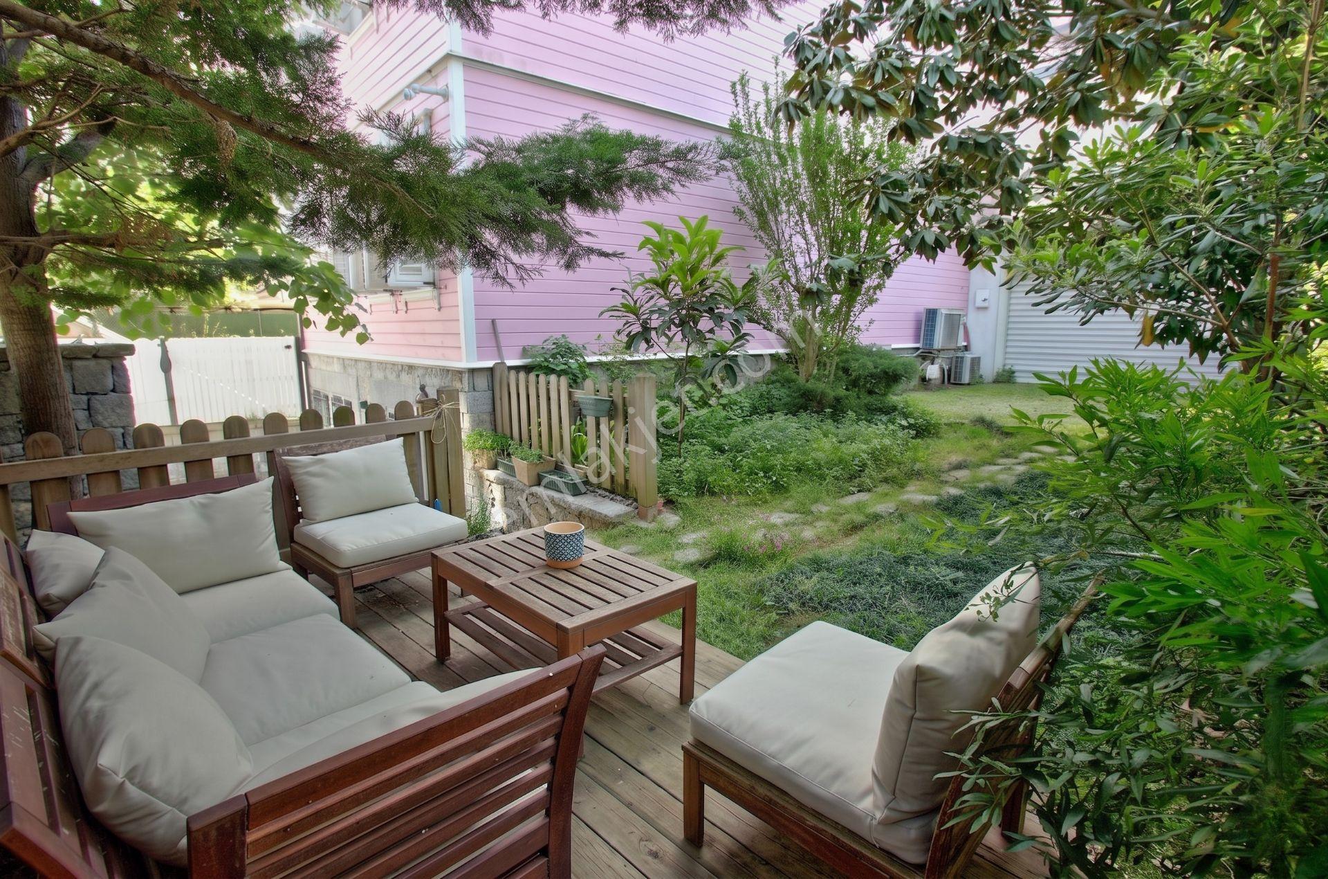 Emirgan'da, Boğaz Manzaralı, Bahçeli Müstakil Villa - Görsel 34