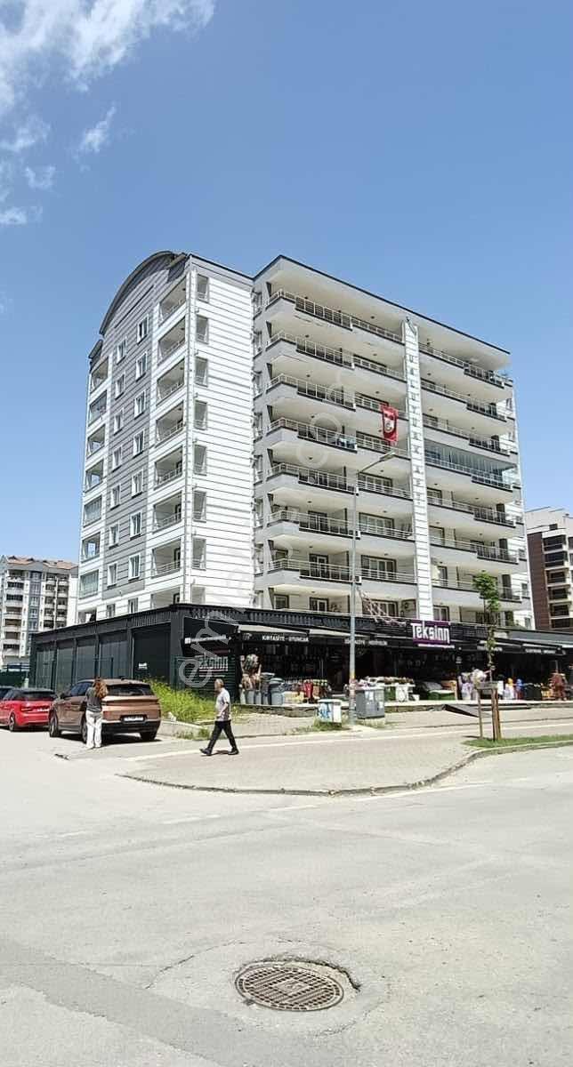 Bursa 23 Nisan Mahallesinde Cadde Üzeri 5+1 Dubleks Daire