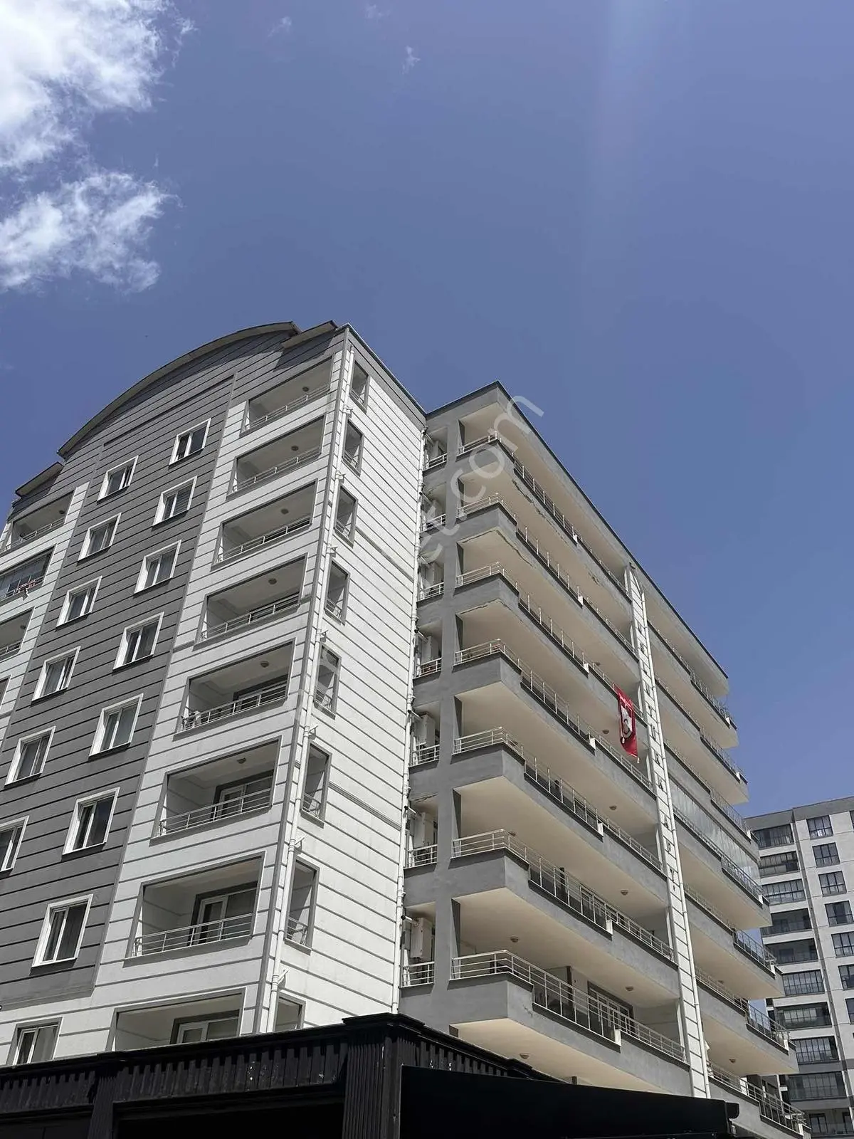 Bursa 23 Nisan Mahallesinde Cadde Üzeri 5+1 Dubleks Daire