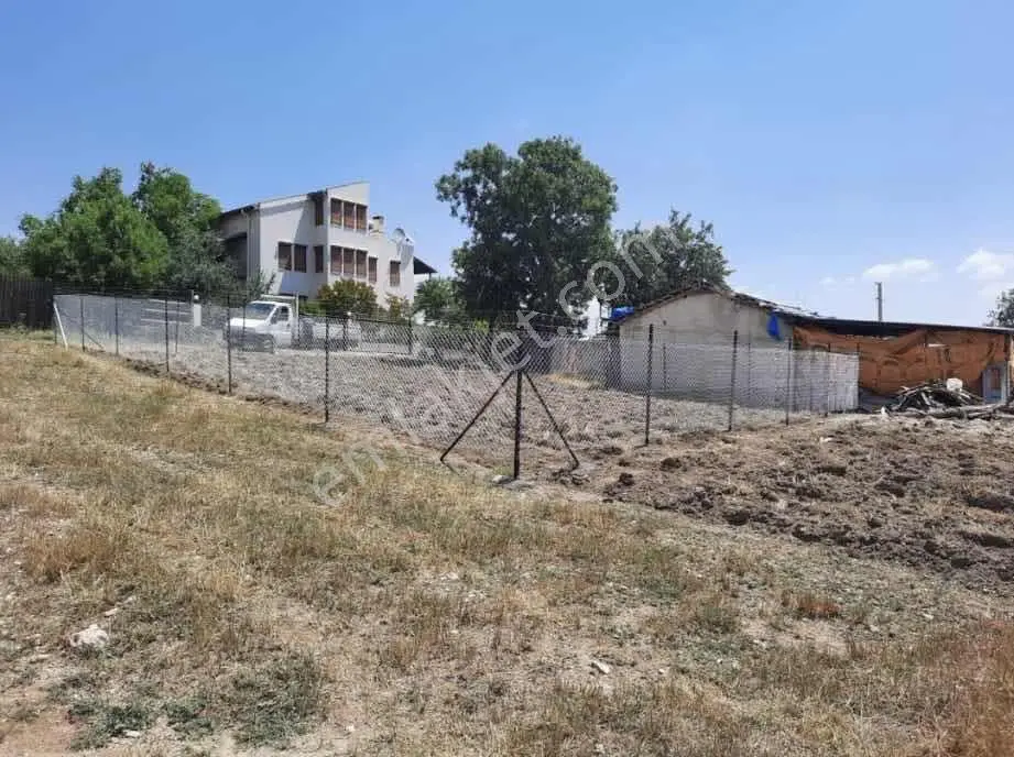 Balo Gayrimenkul'den Bademağacı Merkezde 300m2 İmarlı Arsa