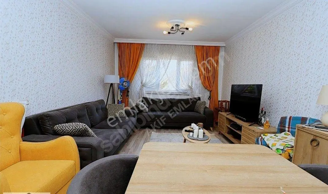Elvankent Oğuzlarda Sitede Ara Kat Yol Cephe Asansörlü 3+1