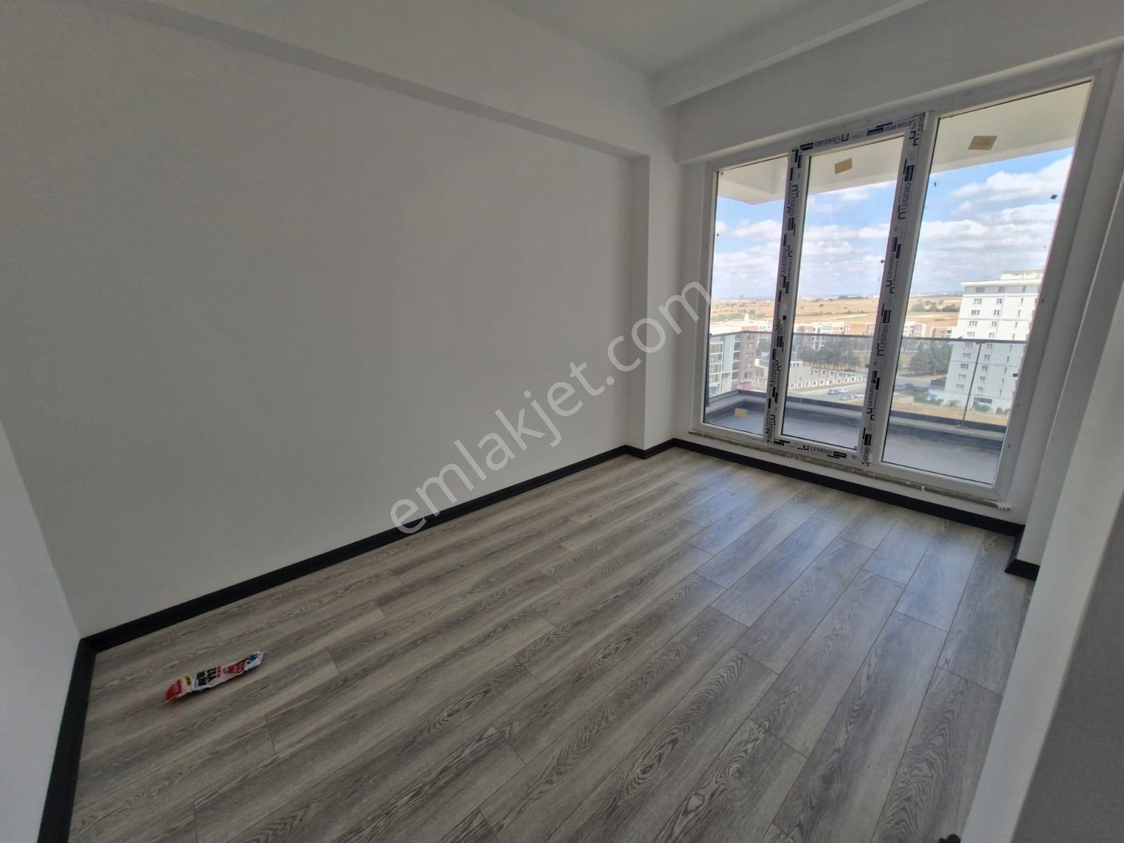 Emlaklar İzsiz Towersda Havuzlu Sitede 3+1 Satılık Daire - Görsel 6