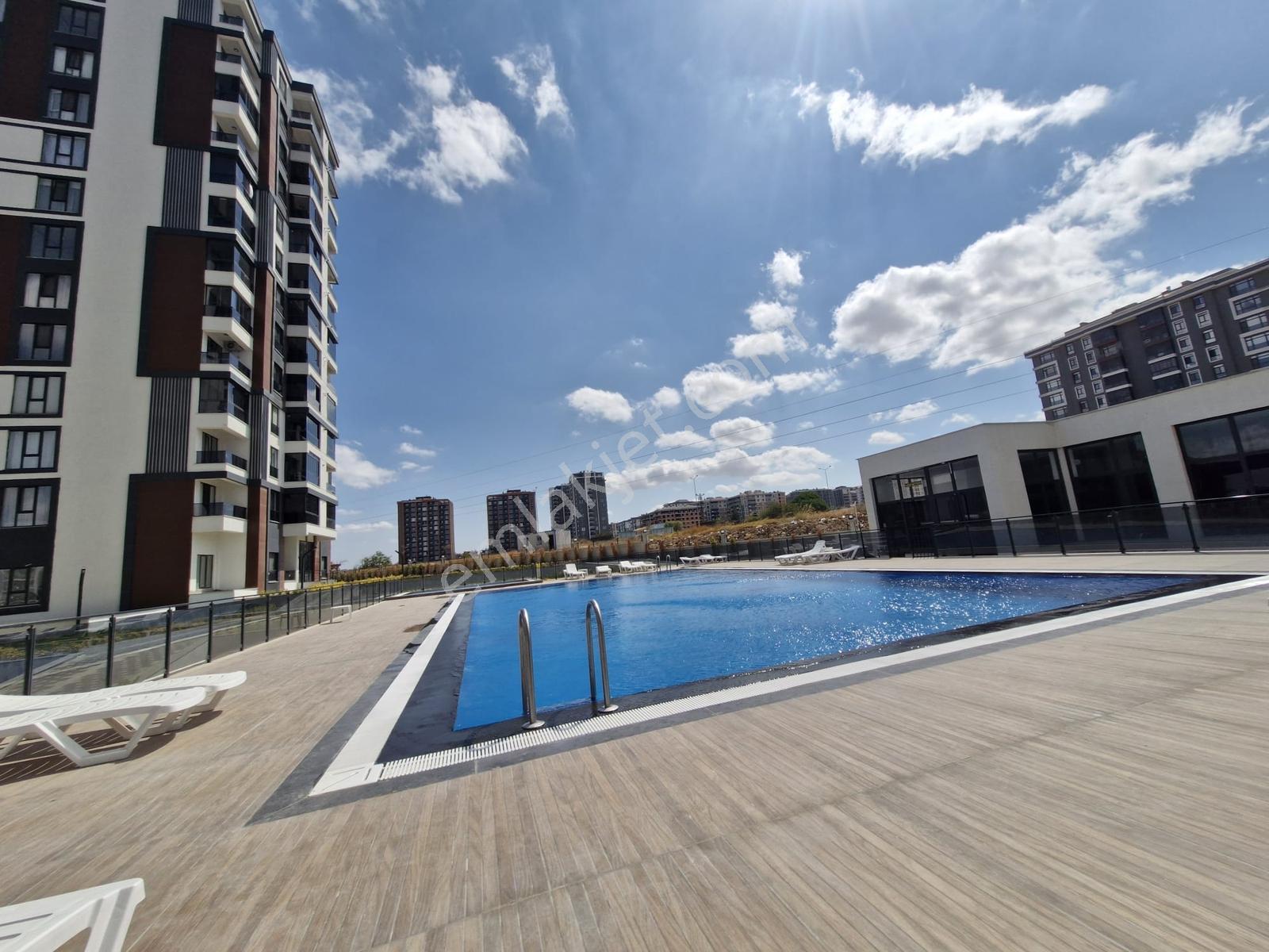 Emlaklar İzsiz Towersda Havuzlu Sitede 3+1 Satılık Daire - Görsel 32