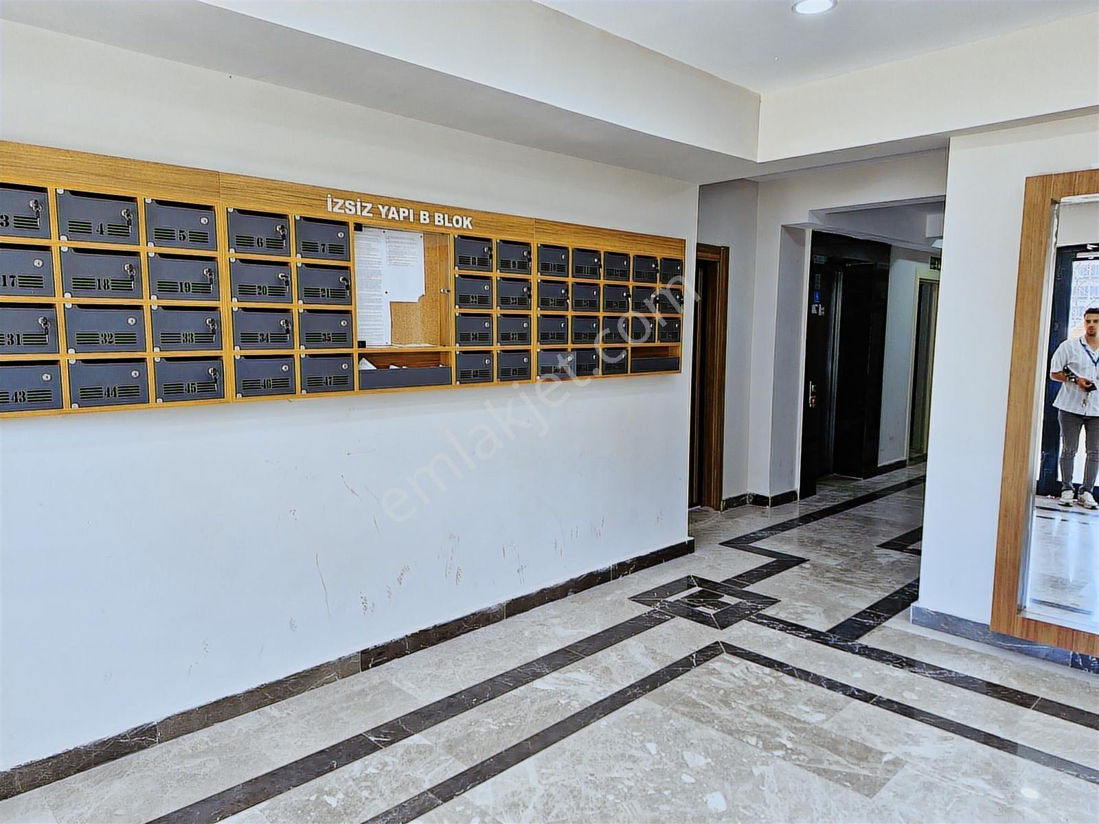Emlaklar İzsiz Towersda Havuzlu Sitede 3+1 Satılık Daire - Görsel 20