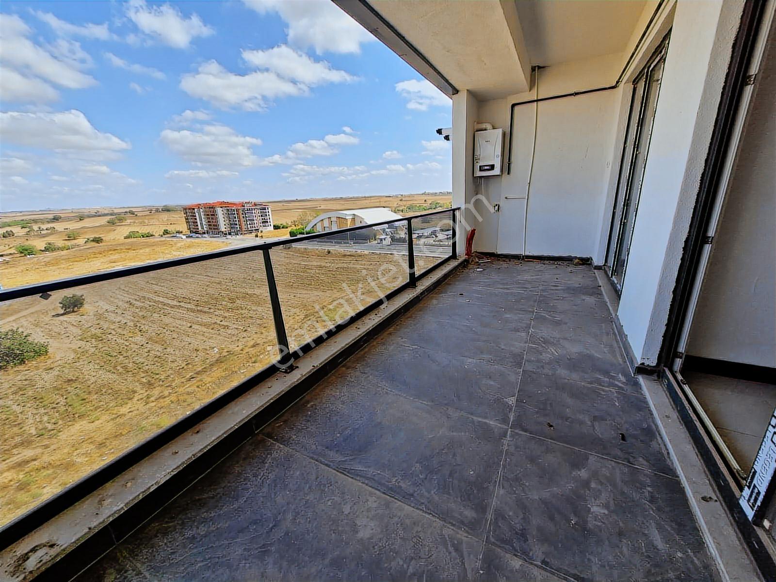 Emlaklar İzsiz Towersda Havuzlu Sitede 3+1 Satılık Daire - Görsel 10