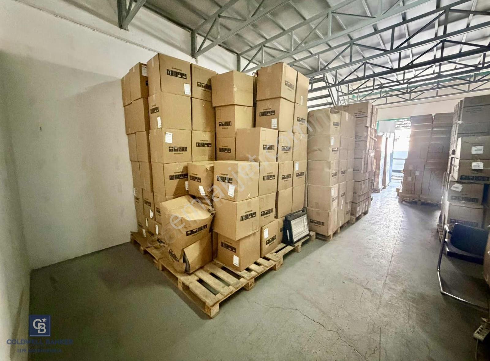 Çiğli Ege Sanayi Sitesinde Batar Katlı 163 M² Kiralık Depo - Görsel 12