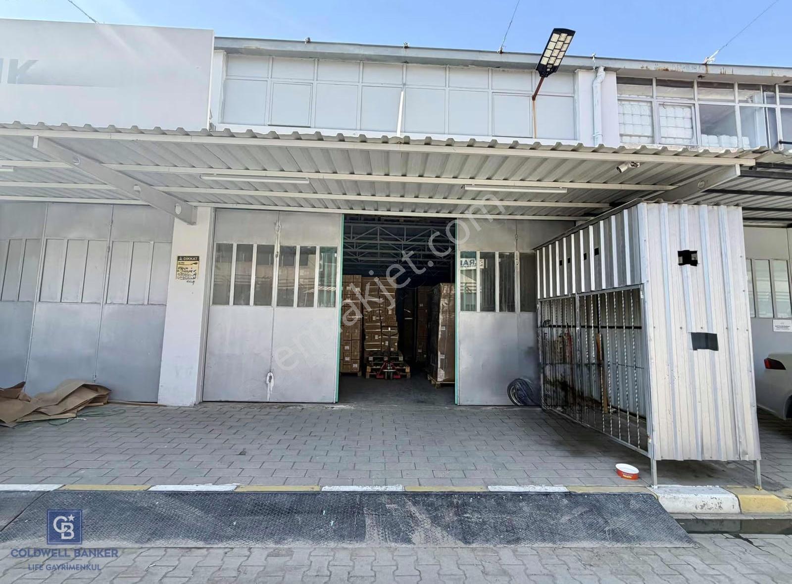 Çiğli Ege Sanayi Sitesinde Batar Katlı 163 M² Kiralık Depo