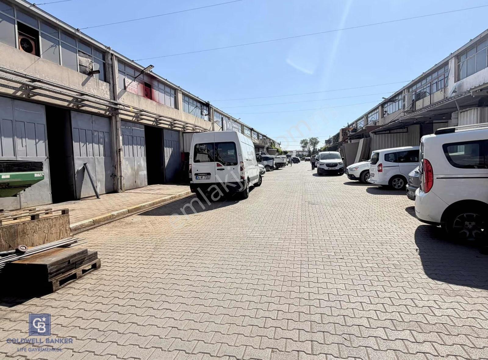 Çiğli Ege Sanayi Sitesinde Batar Katlı 163 M² Kiralık Depo - Görsel 13