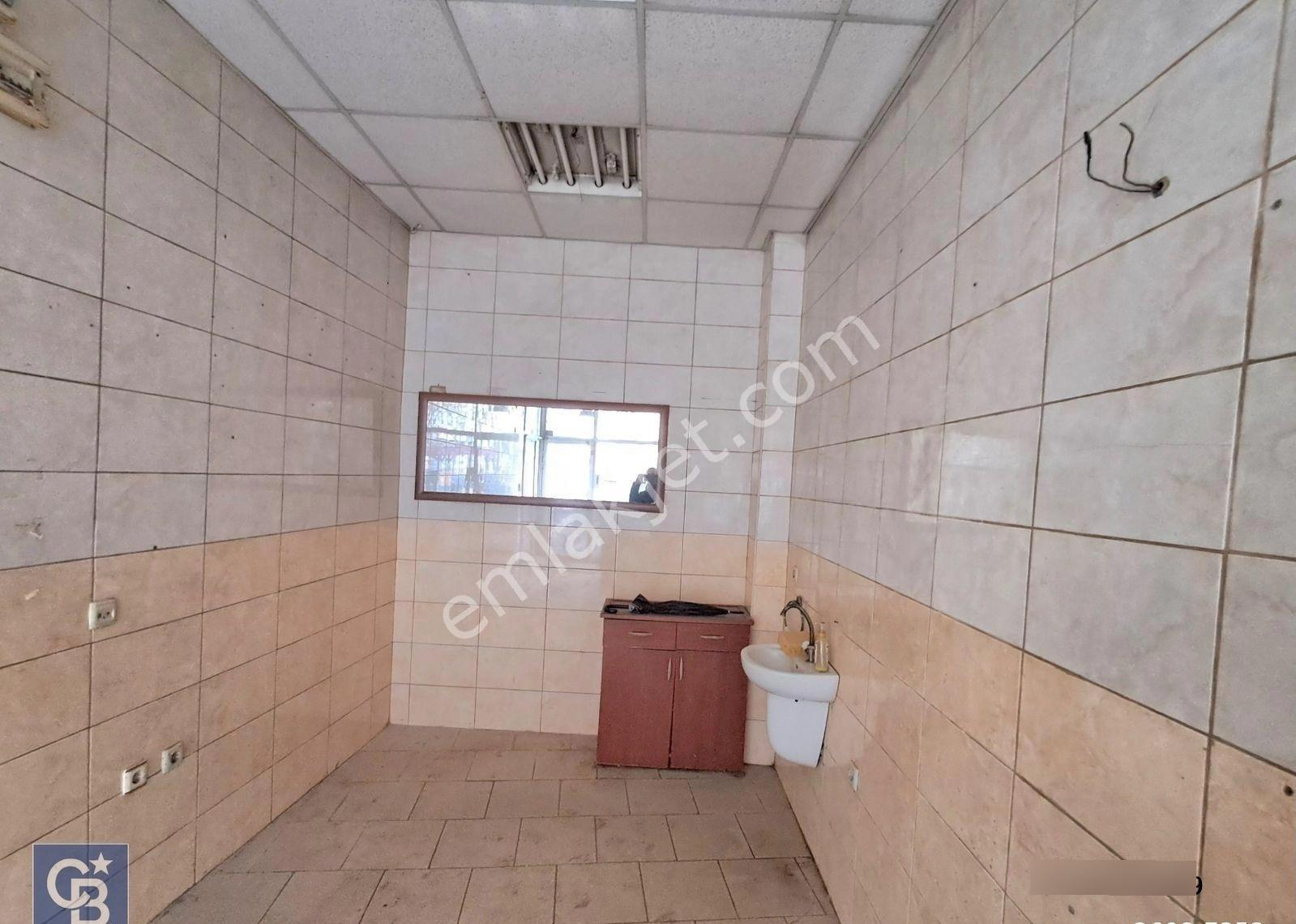 Küçük Saray Meydanında Satılık Dükkan - Görsel 11