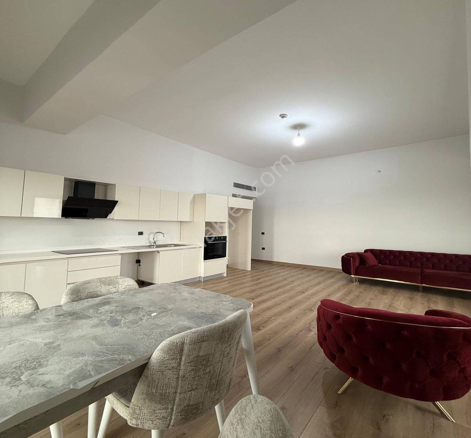Havuzlu Otoparklı Manzaralı Ultra Geniş 3+1 Site İçi Ferah Daire
