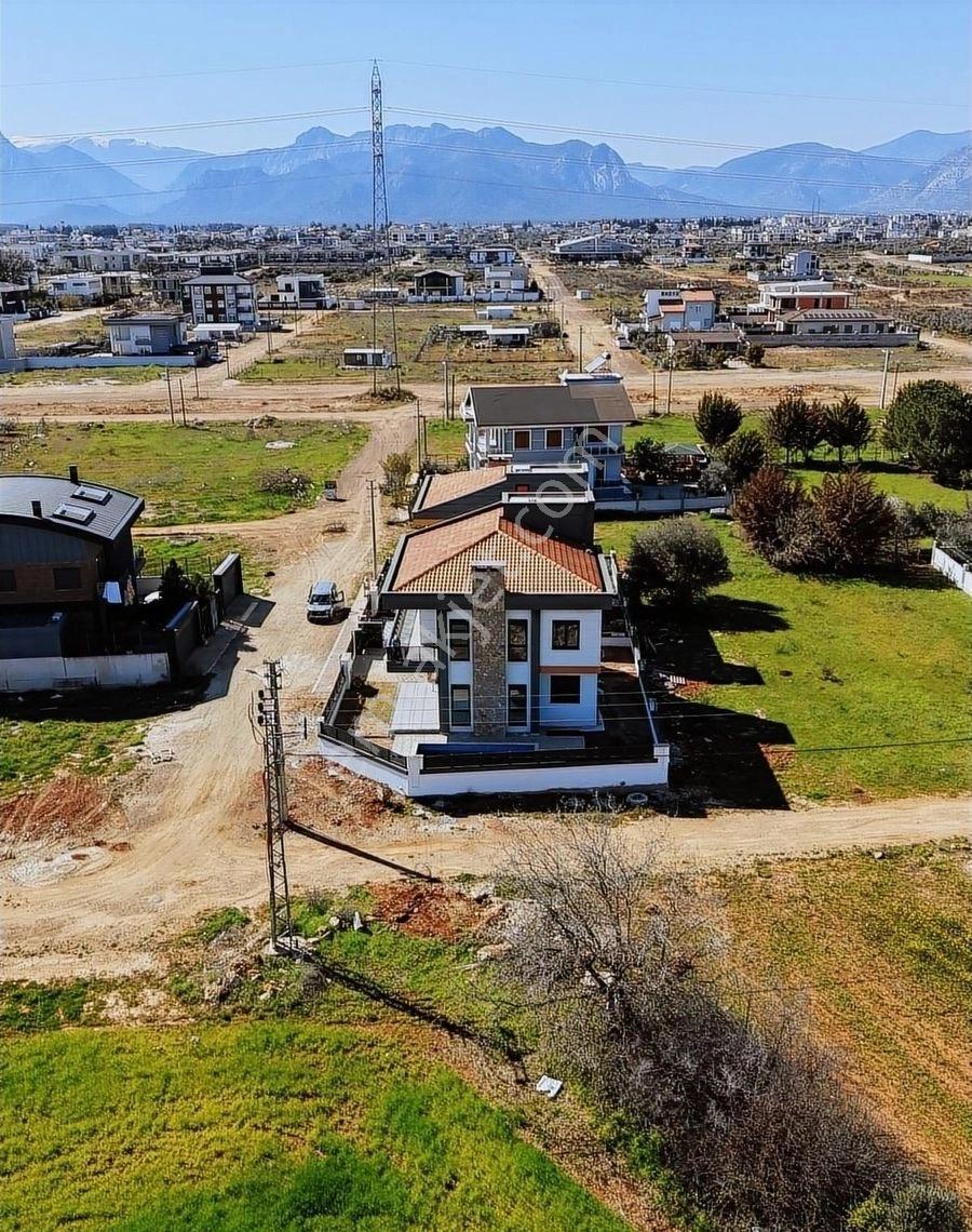 Antalya Döşemealtı'nda Değerli Lokasyonda Satılık Villa - Görsel 10