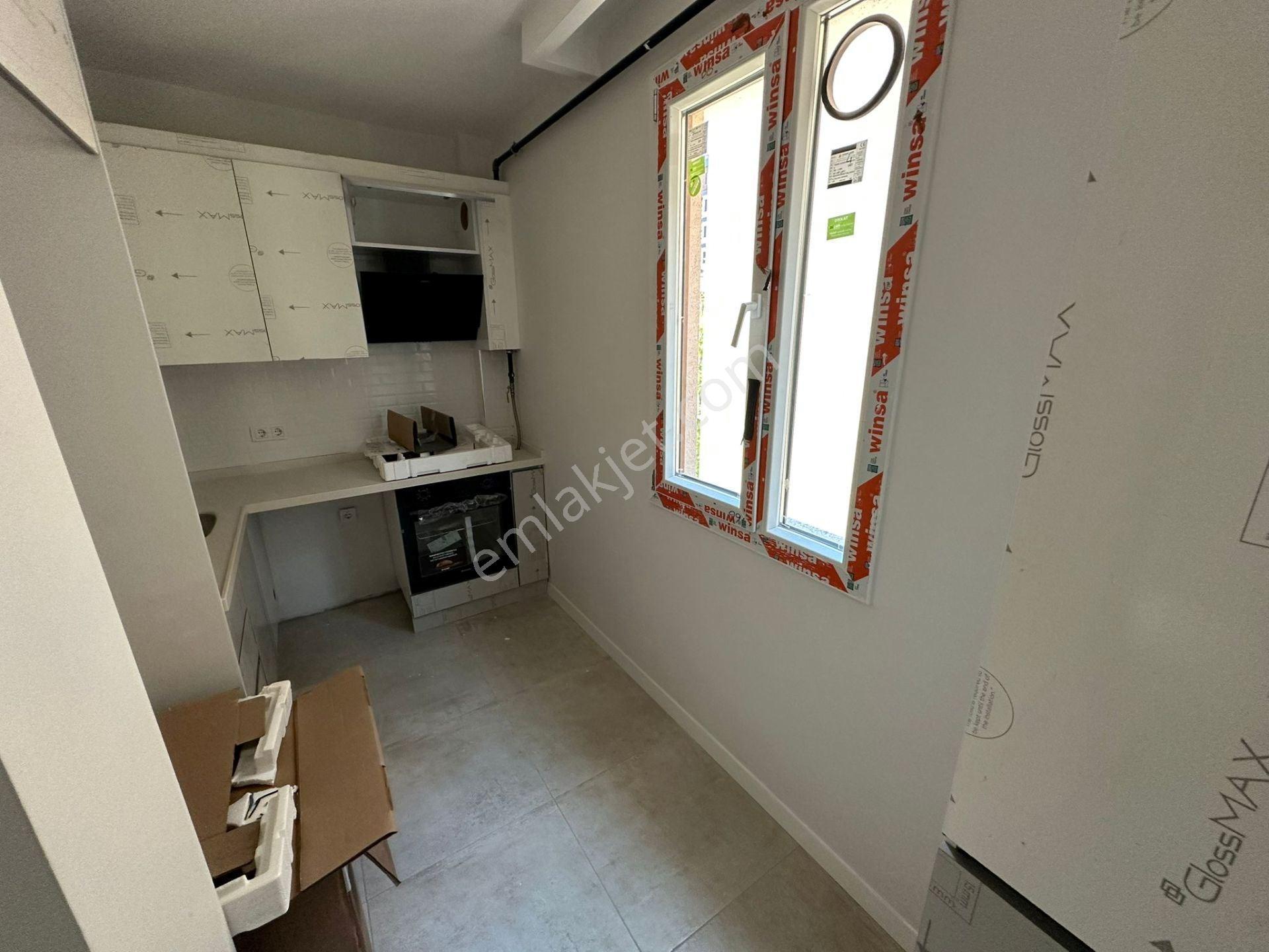 Göztepe Minibüs Caddesi Üzerinde Sıfır 2+1 Satılık - Görsel 9