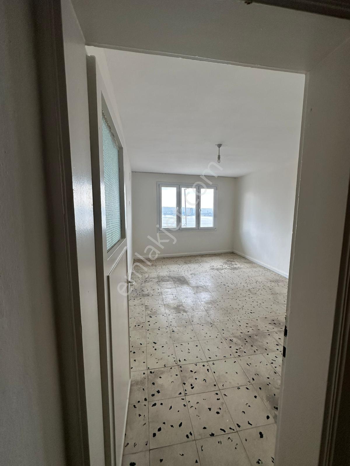 Turpa Msb'den, Bayraklı'da Deniz Manzaralı 3+1 Kiralık Daire - Görsel 9