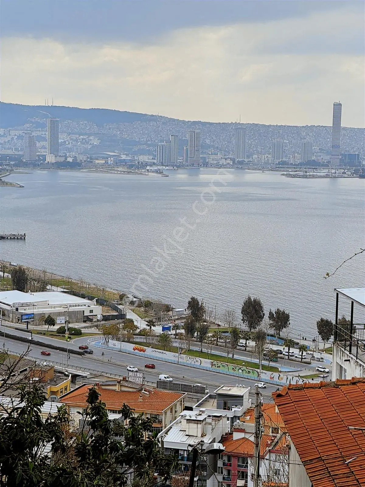 Turpa Msb'den, Bayraklı'da Deniz Manzaralı 3+1 Kiralık Daire