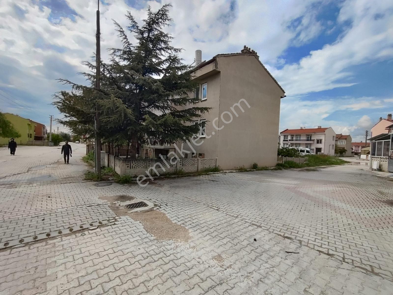 İdeal'den Mükemmel Konumda Uydukent'te Müstakil 2 Ayrı Daire - Görsel 31