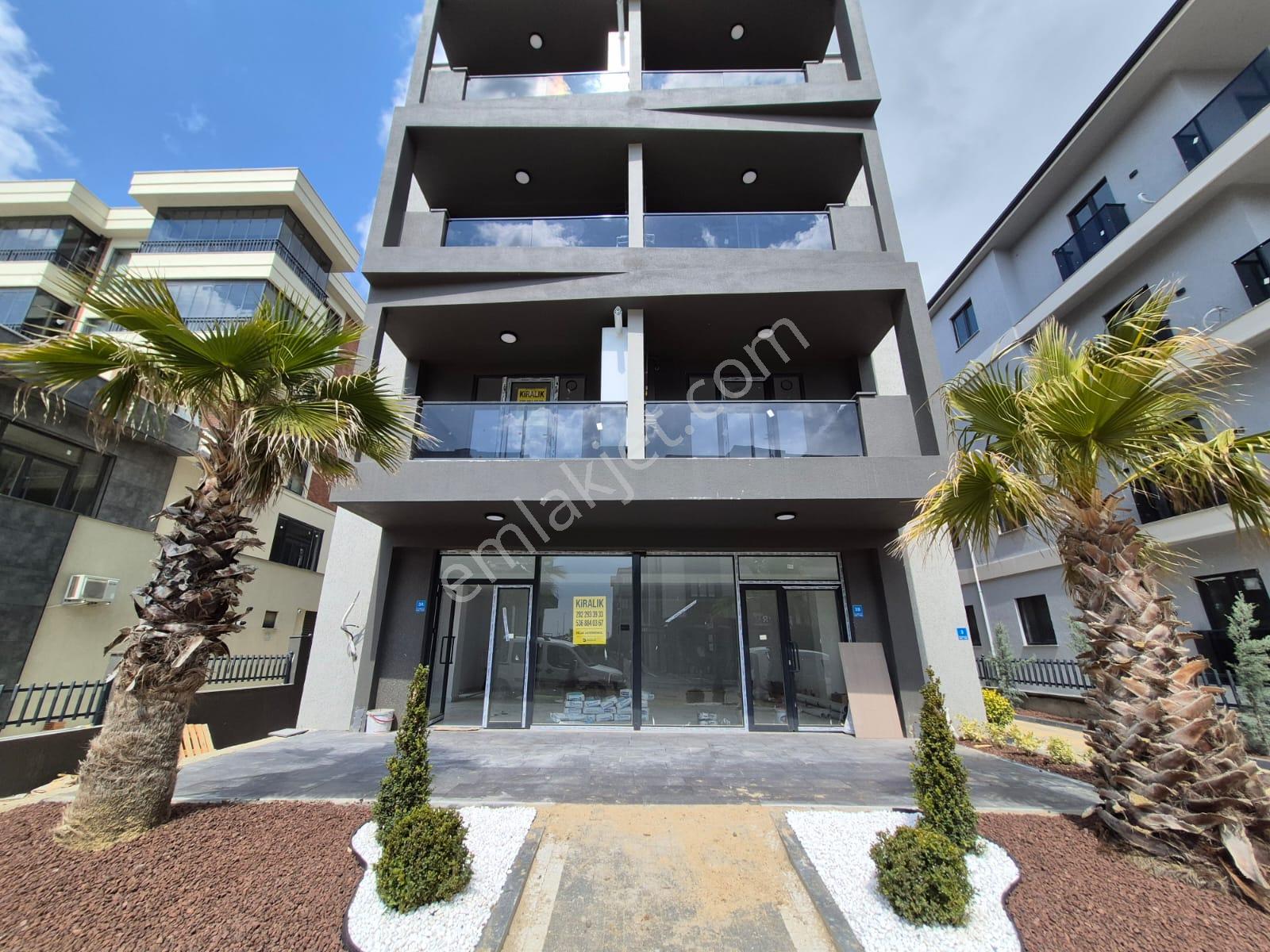 Delux'den Palm Suıts'te Cadde Cepheli Lux Satılık 1+1 Daire - Görsel 23