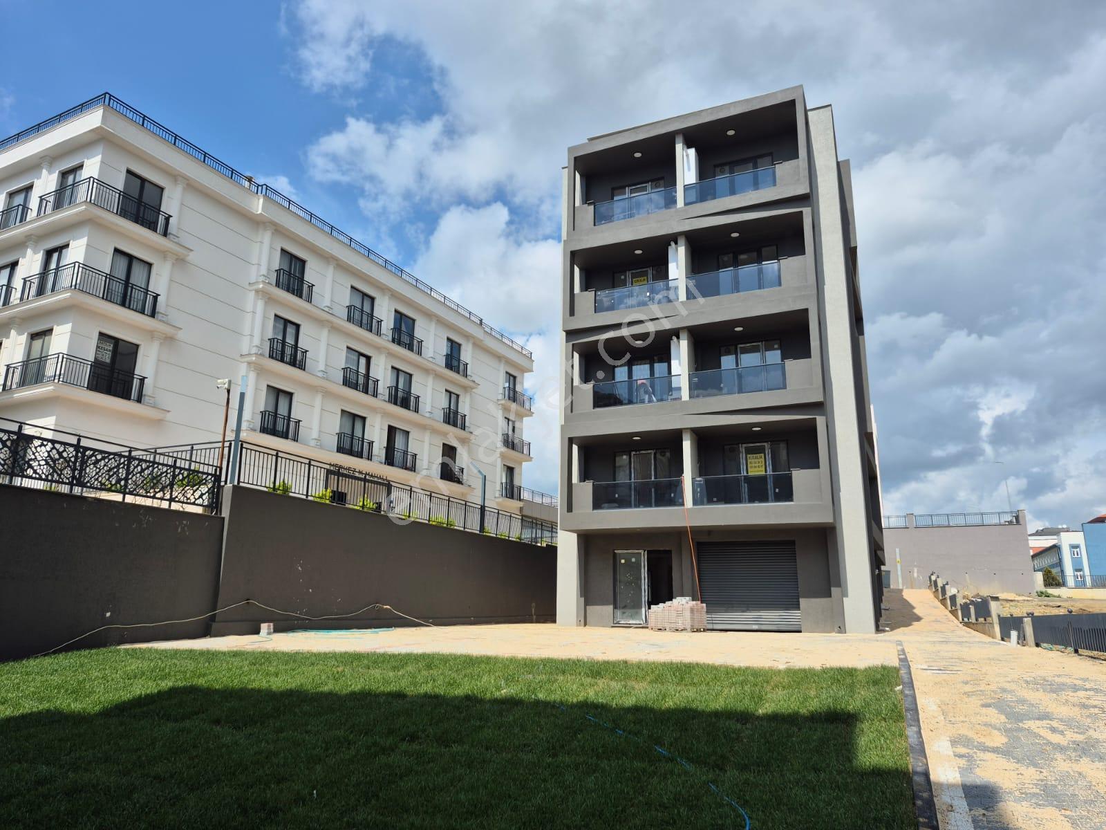 Delux'den Palm Suıts'te Cadde Cepheli Lux Satılık 1+1 Daire - Görsel 22